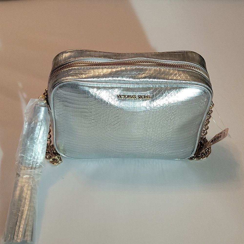 BRAND NEW VICTORIA SECRET SILVER WITH SHOULDER STRAP BAG - Picture 3 of 16